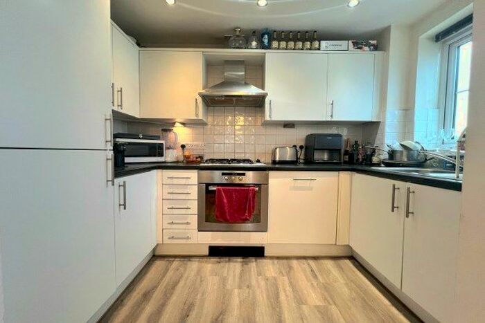 2 Bedroom Flat To Rent In Hardwick House, Bromley, BR2