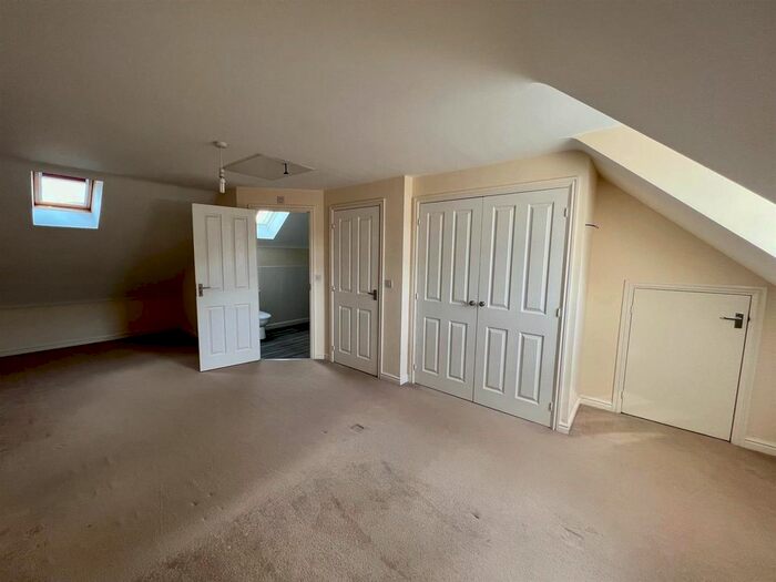 4 Bedroom Semi-Detached House To Rent In Hill View Road, Malvern, WR14