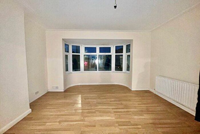 3 Bedroom Property To Rent In Forterie Gardens, London, IG3