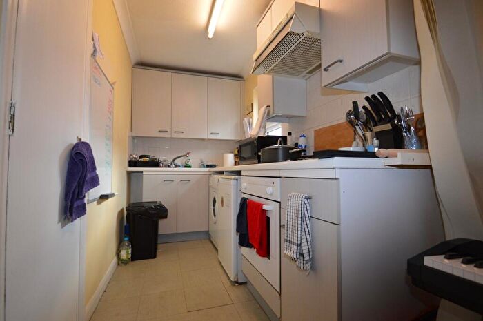 Studio To Rent In Queens Court, Queens Road, Slough, Berkshire, SL1