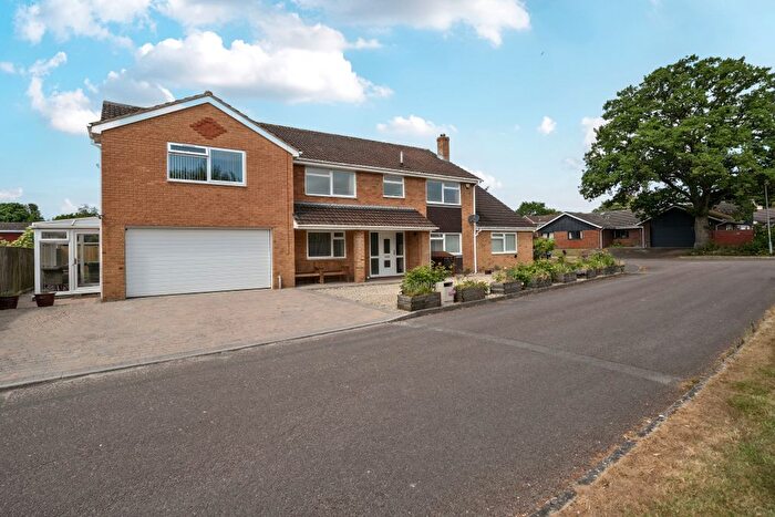 5 Bedroom Detached House For Sale In Okebourne Park, Liden, Swindon, SN3