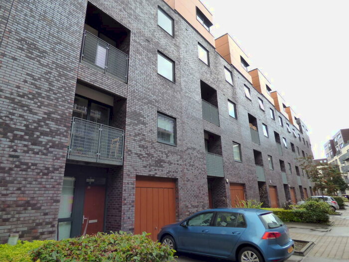 2 Bedroom Town House To Rent In The Mews, Manchester, M4