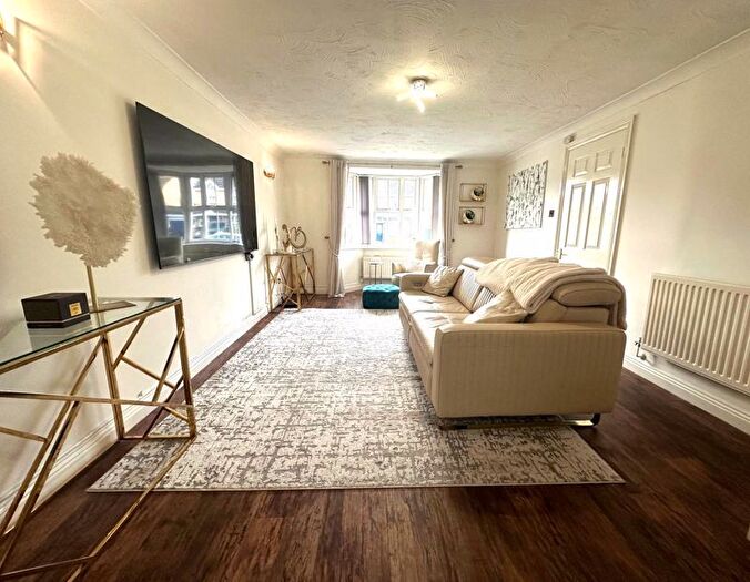 4 Bedroom Detached House To Rent In Millers Way, Houghton Regis, Dunstable, LU5