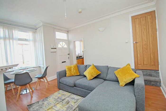 2 Bedroom Terraced House To Rent In Norman Mount, Kirkstall, Leeds, LS5