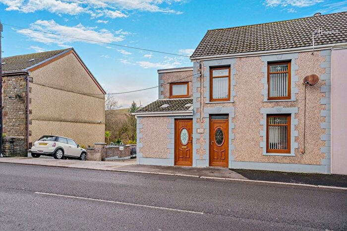 3 Bedroom Semi Detached House For Sale In Heol Y Gors, Cwmgors, Ammanford, SA18