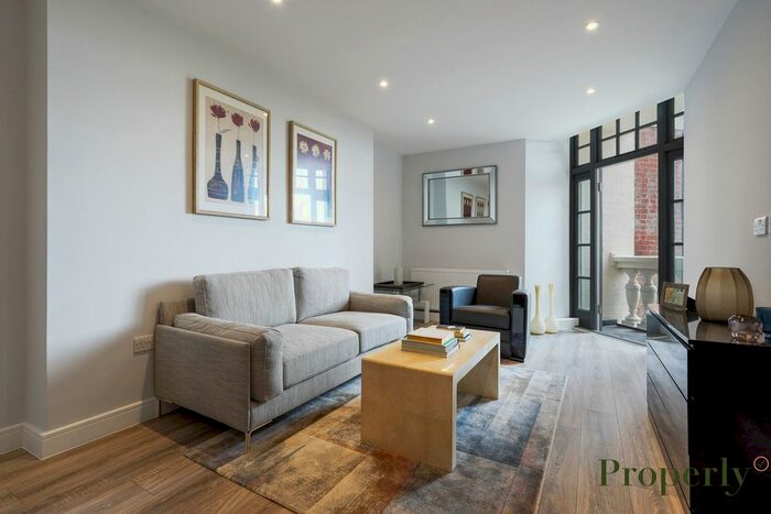 3 Bedroom Flat To Rent In Maida Vale, London, W9