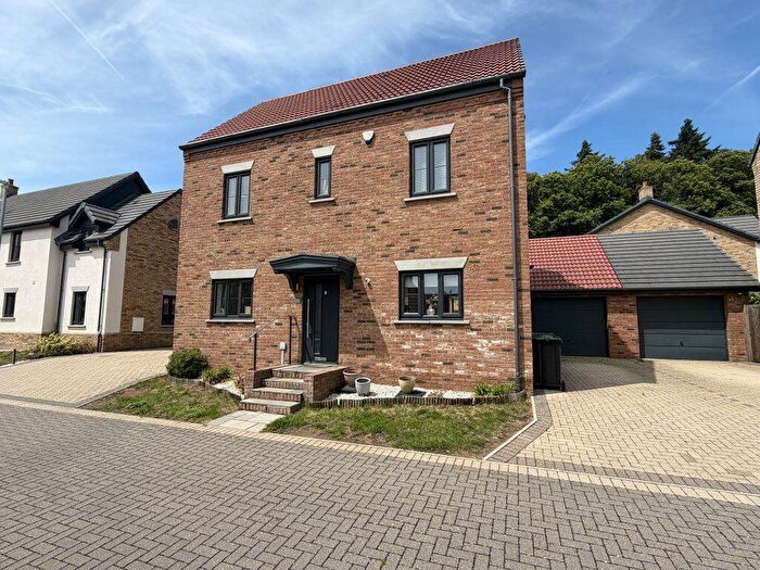 4 Bedroom Detached House To Rent In Woodland Gardens, Maulden, Bedfordshire, MK45