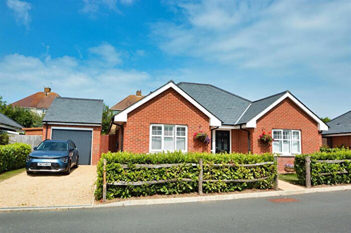 2 Bedroom Detached Bungalow For Sale In West Acre Park, Ryde, PO33