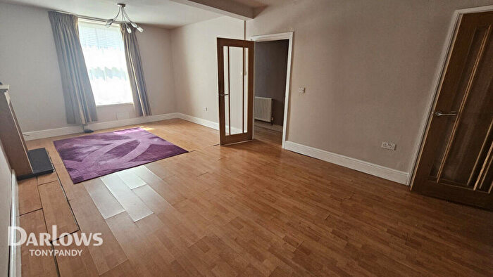 3 Bedroom End Of Terrace House For Sale In Pentre, CF41