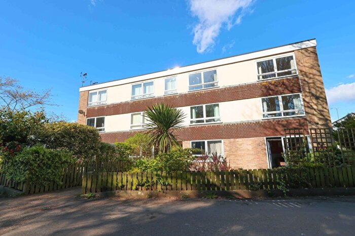 2 Bedroom Flat For Sale In Old Park Road, Clevedon, BS21