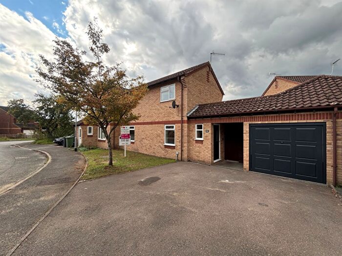 3 Bedroom Semi-detached House For Sale In Thyme Close, Thetford, IP24