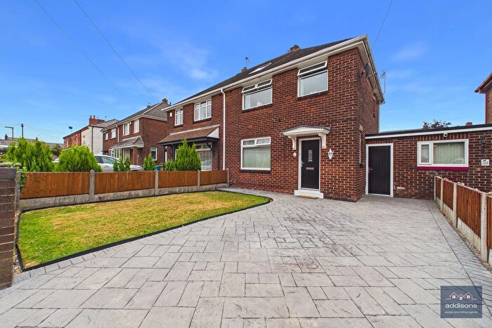 4 Bedroom Semi-detached House For Sale In Mabel Street, Pemberton, Wigan, WN5