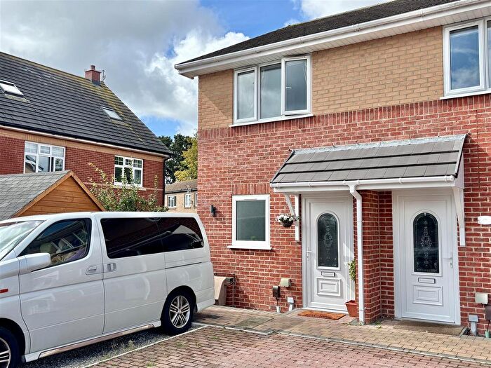 2 Bedroom End Of Terrace House For Sale In Westport Gardens, Hamworthy, BH15