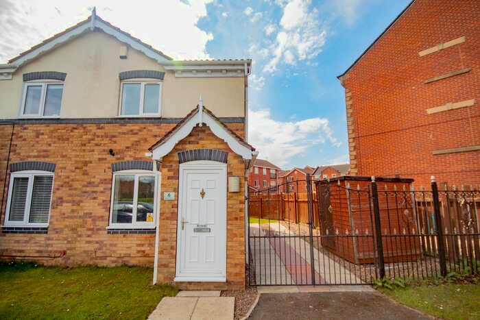 2 Bedroom Semi-Detached House To Rent In Maldon Drive, Hull, HU9