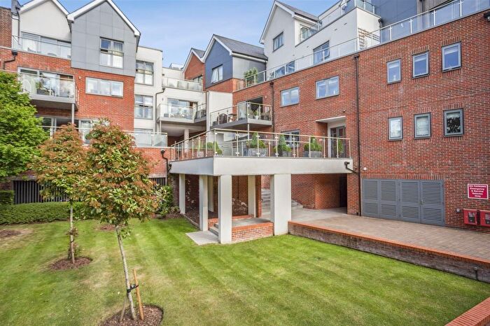 2 Bedroom Flat For Sale In Bridgewater Lodge, Windsor, SL4