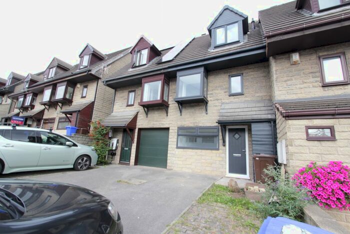 3 Bedroom Terraced House To Rent In Fox Hill Road, Sheffield, S6