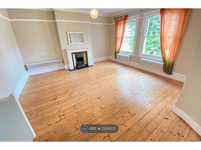 2 Bedroom Flat To Rent In Dalebury Road, London, SW17