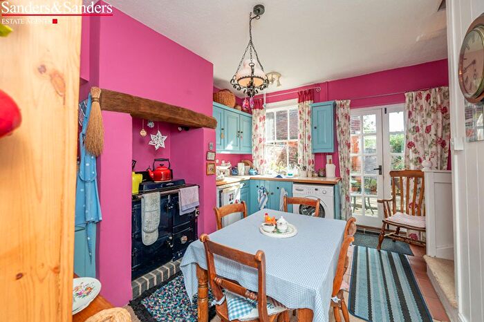 2 Bedroom Cottage For Sale In Bleachfield Street, Alcester, B49