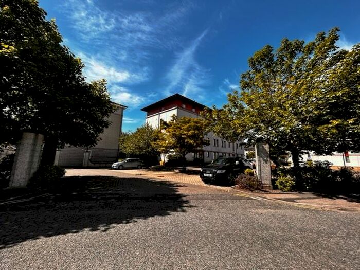 2 Bedroom Flat To Rent In Bloomfield Court, City Centre, Aberdeen, AB10