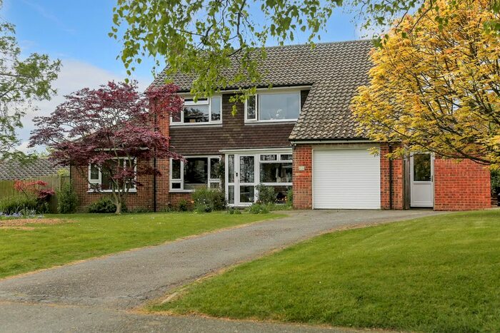 4 Bedroom Detached House For Sale In Cherry Glebe, Mersham, Ashford, TN25