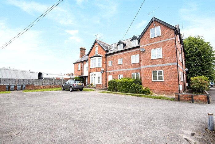 1 Bedroom Flat For Sale In Send Road, Caversham, Reading, Berkshire, RG4
