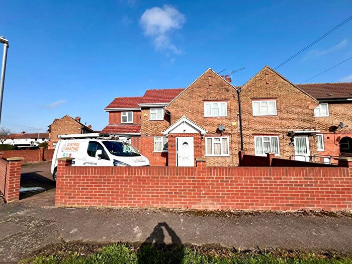 6 Bedroom Semi Detached House To Rent In Hesa Road, Hayes, UB3