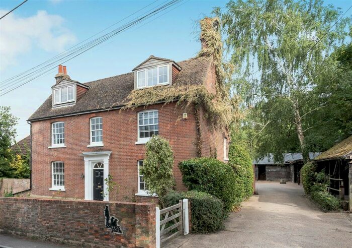 4 Bedroom Detached House To Rent In Forge Lane, Shorne, Gravesend, DA12