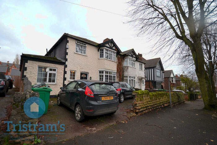 7 Bedroom Semi-Detached House To Rent In Harlaxton Drive, Nottingham, NG7