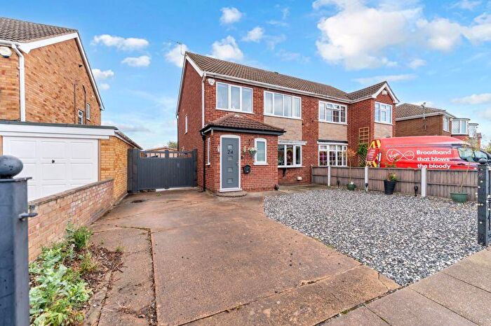 3 Bedroom Semi-Detached House For Sale In Grainsby Avenue, Cleethorpes, DN35