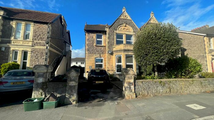 3 Bedroom Flat To Rent In Walliscote Road, Weston-Super-Mare, BS23