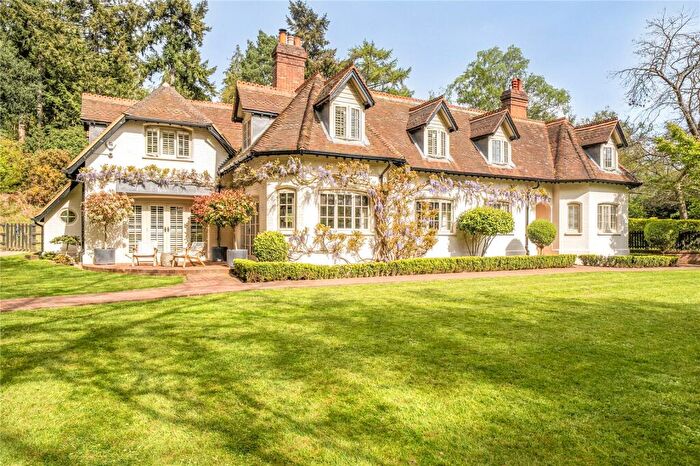 6 Bedroom Detached House For Sale In Ambarrow Lane, Sandhurst, Berkshire, GU47
