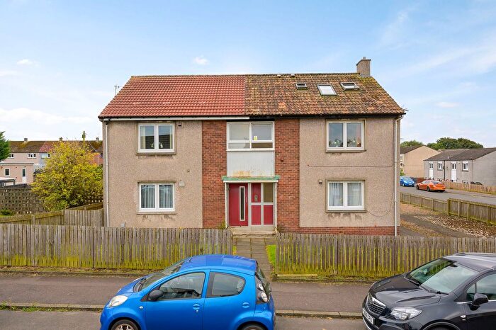 2 Bedroom Flat For Sale In Loch Street, Townhill, KY12