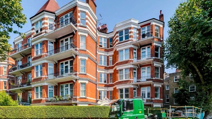 2 Bedroom Flat To Rent In Cremorne Road, London, SW10