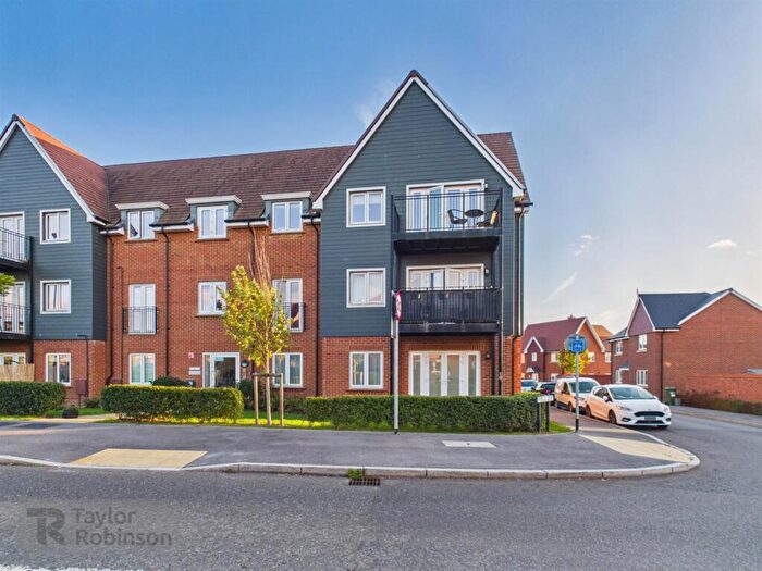 2 Bedroom Apartment For Sale In Harrys Way, Faygate, Horsham, RH12