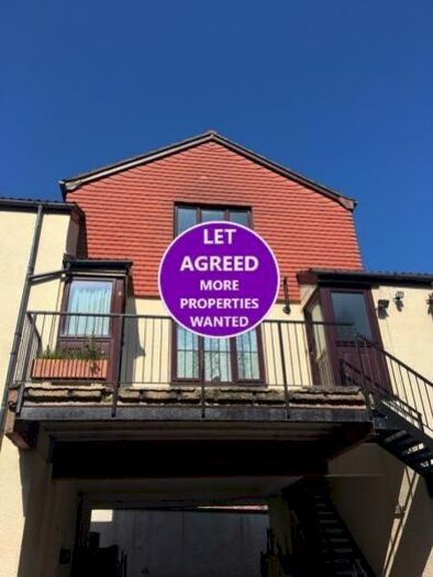 2 Bedroom Apartment To Rent In Mariners Court, Dawlish, EX7