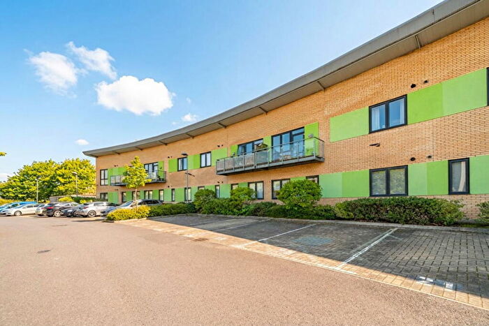 2 Bedroom Flat For Sale In Harbour Crescent, Portishead, Bristol, BS20