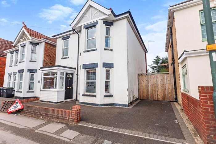 5 Bedroom Detached House To Rent In Ensbury Park Road, Bournemouth, BH9