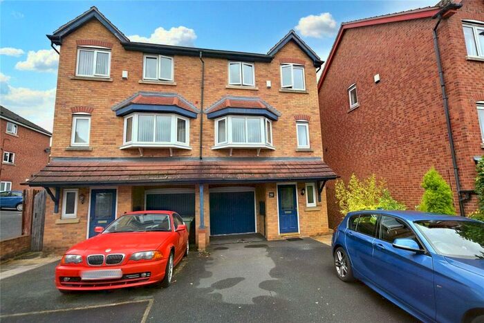 3 Bedroom Semi-Detached House To Rent In Stradbroke Way, Leeds, West Yorkshire, LS12