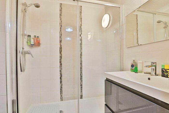 1 Bedroom Flat For Sale In Owls Road, Bournemouth, Dorset, BH5
