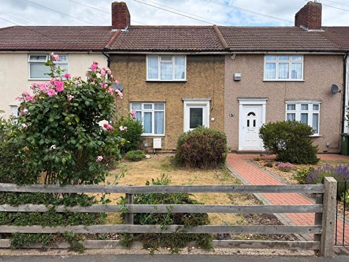 3 Bedroom House For Sale In Goring Gardens, Dagenham, RM8