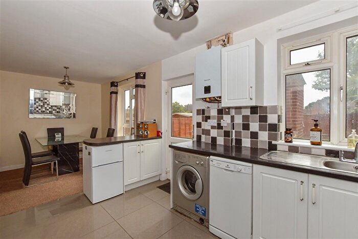 3 Bedroom Semi-Detached House For Sale In Beaufighter Road, West Malling, Kent, ME19
