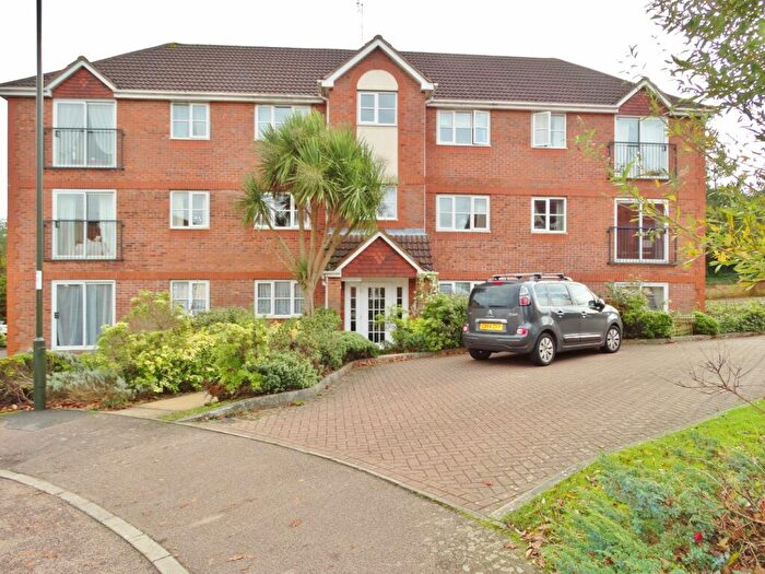 2 Bedroom Apartment To Rent In Dakin Close, Maidenbower, Crawley, West Sussex, RH10