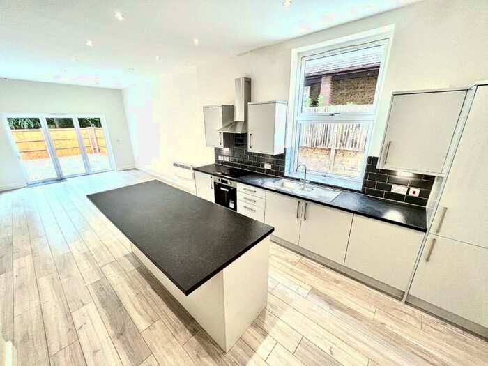 3 Bedroom Apartment To Rent In Sidcup Road, Eltham, London, SE9