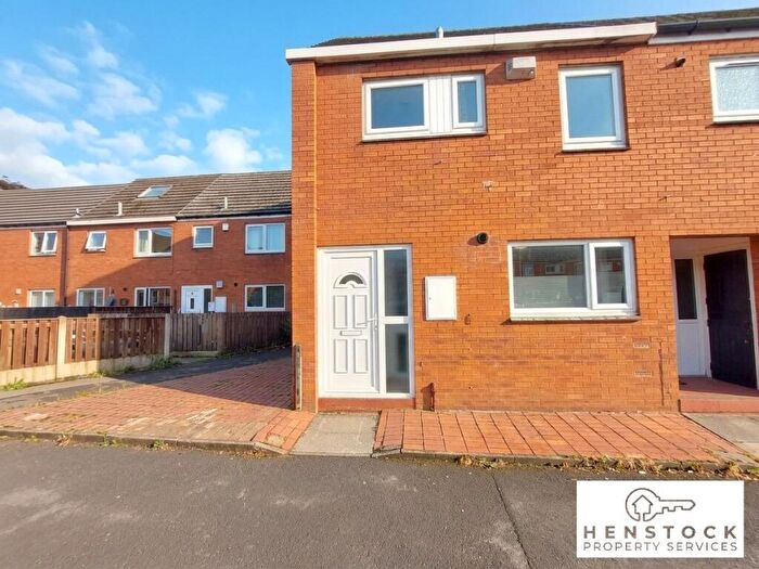 3 Bedroom End Of Terrace House For Sale In Scholars Way, Middleton, Manchester, M24