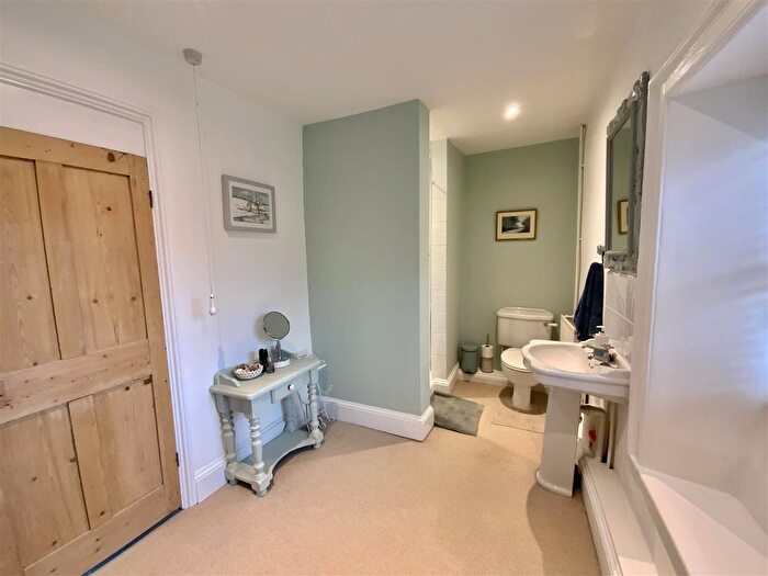 4 Bedroom Detached House For Sale In Long Street Road, Hanslope, Milton Keynes, MK19