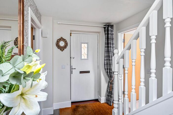 5 Bedroom Detached House For Sale In Newman Road, Horley, RH6