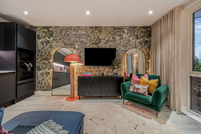 2 Bedroom Flat For Sale In Dagenham Green, Kent Avenue, Dagenham, RM9