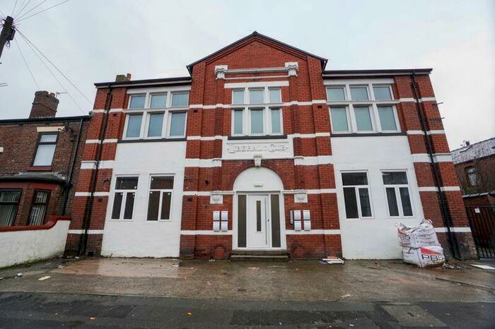 2 Bedroom Flat To Rent In Flat, Flapper Fold Lane, Atherton, M46