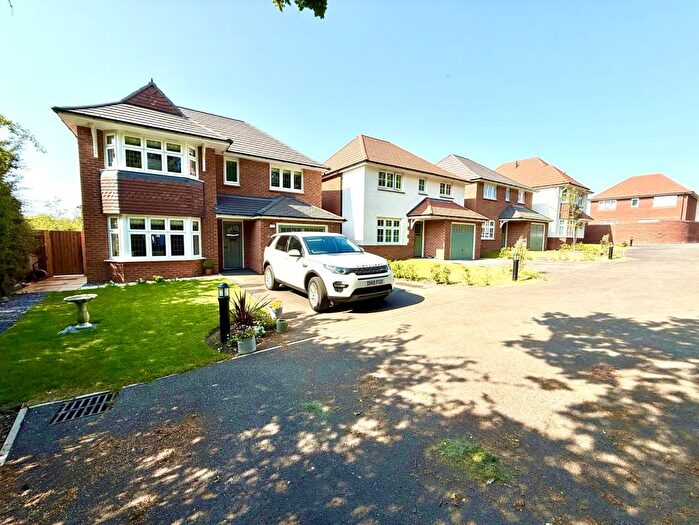 3 Bedroom Detached House For Sale In Clos Beau Mount, Penymynydd, CH4