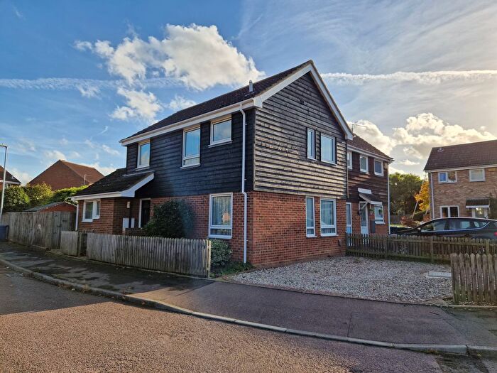 3 Bedroom Semi-Detached House To Rent In Hollytrees, Bar Hill, CB23